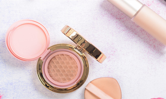 消费人群不断扩大 美白化妆品市场发展势头强劲