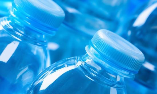 中国塑料瓶行业市场供需分析 目前中国的塑料瓶回收体系较为粗放