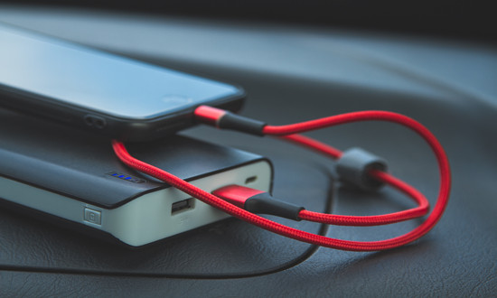 中国便携式移动电源行业市场投资机遇分析2024