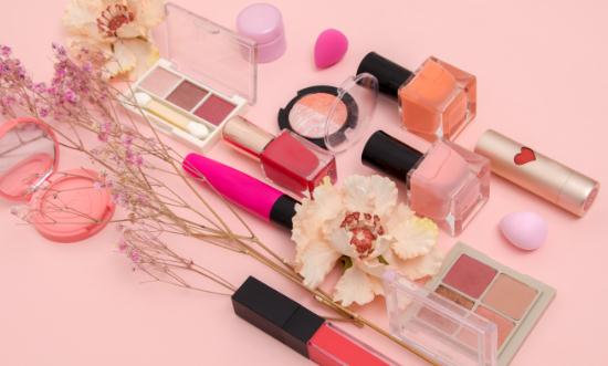 2024美妆新零售行业经营现状分析 国内美妆市场规模持续扩大