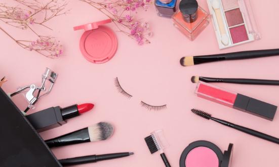 2024美妆新零售行业经营分析：国货美妆卖到韩国越南 国潮美妆出口暴增