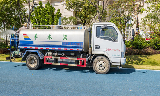 洒水车行业发展趋势及现状深度分析2024