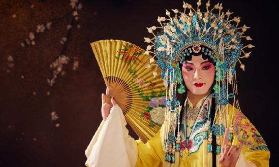 泛娱乐行业市场深度分析2024