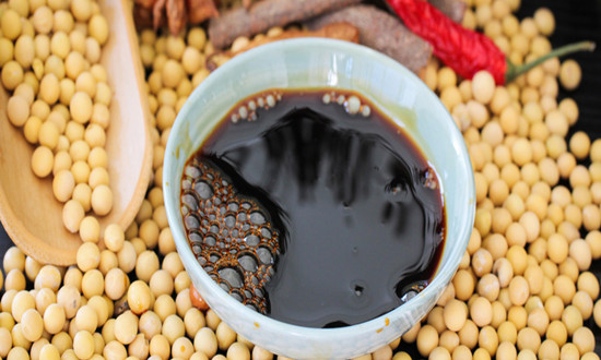 传统业务下滑，“零添加”难挑大梁 酱油行业发展现状及前景趋势分析