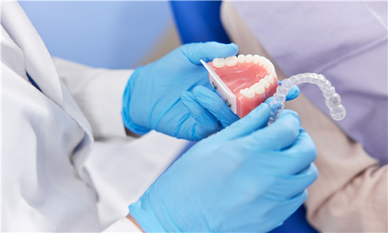 2024年中国种植牙市场驱动因素、种植牙主要细分市场及行业未来发展投资前景趋势