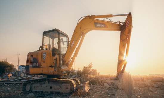 挖掘机内销同比增长近三成 挖掘机行业市场现状及前景趋势分析