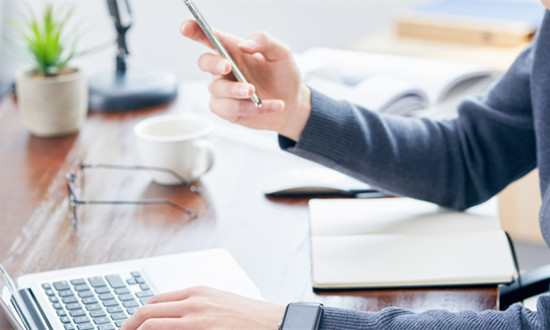 折叠屏手机呈快速增长态势 折叠屏手机行业市场深度分析2024