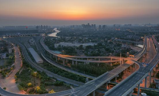 交通运输行业发展研究 我国去年跨区域人员流动量同比增长30.7%