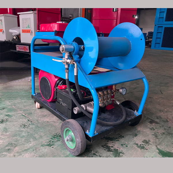 汽油驱动管道清洗机
